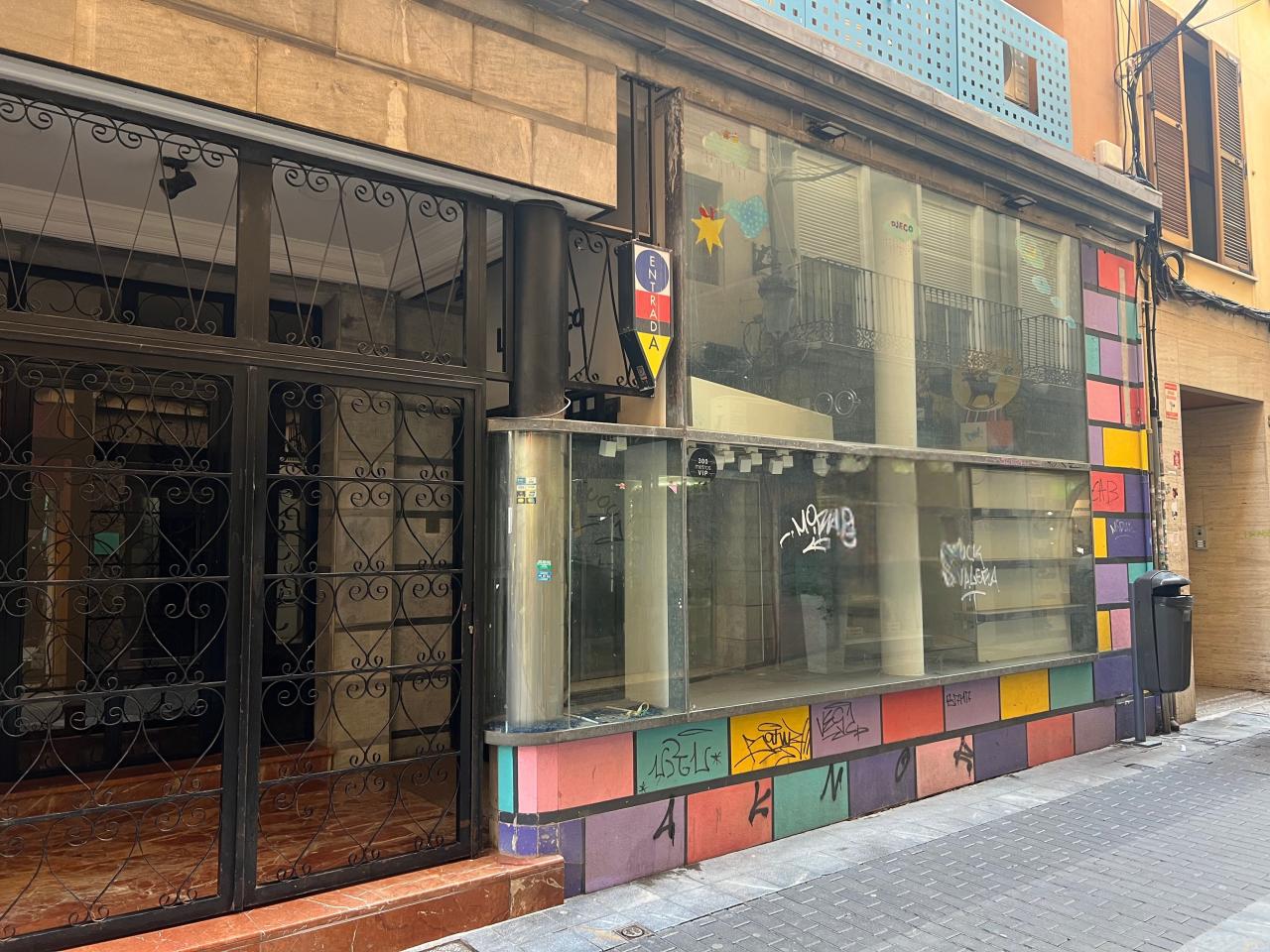  LOCAL COMERCIAL EN CALLE SOCIEDAD